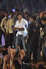 Hrithik Roshan at Dahi Handi events in Mumbai on 10th Aug 2012 (73).JPG